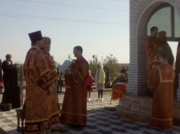 Митрополит Лука приехал в Мелитополь на Радоницу и рассказал о традициях поминального дня