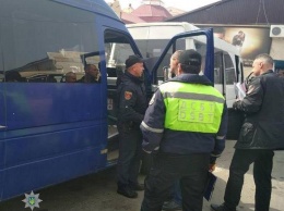 Одесская патрульная полиция пришла по «душу» перевозчиков
