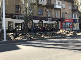 В центре города началась реконструкция тротуаров (фото)