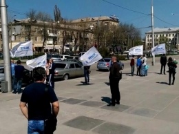 Запорожцы требуют у Буряка дорог (ФОТО)