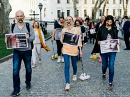 В Одессе зажгли свечи в память о детях, погибших от насилия в семьях