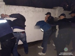 В Николаеве компания молодых людей устроила стрельбу в одном из питейных заведений