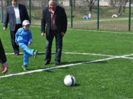 В Краматорске для детей и молодежи Шабельковки открыли новое футбольное поле
