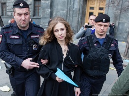 Суд приговорил к общественным работам активистку Pussy Riot, поддержавшую Telegram