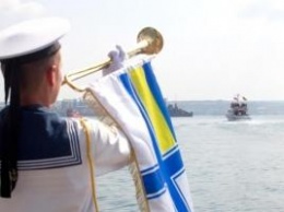 Моряки из Крыма угрожают вернуться к оккупантам, если Порошенко не поможет им с жильем