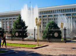 Парламент Киргизии выразил недоверие правительству Исакова