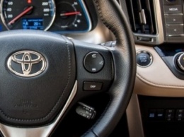 Toyota запретила Android в своих авто