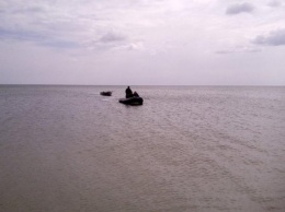 Порыбачили: На запорожском курорте троих мужчин унесло в открытое море
