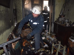 В Николаеве загорелся жилой дом, спасатели вынести из огня пожилого мужчину