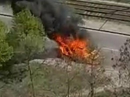 На Закревского дотла сгорел автомобиль (ФОТО)