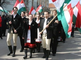 МИД: На Закарпатье выдано более 100 тысяч венгерских паспортов