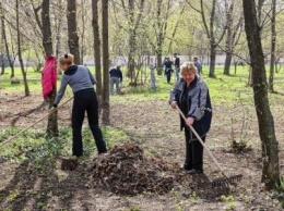 В Харькове проходит общегородской субботник