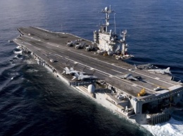 США хотят оставить в Средиземном море атомный авианосец из-за России