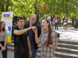 Николаевская молодежь соревновалась в первом караоке-марафоне на Соборной