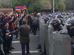 ЕС призвал власти Армении наладить диалог с оппозицией