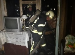 В Мариуполе в доме по ул.Пилипа Орлика горел балкон (ФОТО)