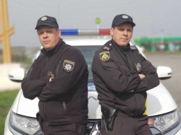 В Павлограде в одном подразделении служат полицейские-близнецы