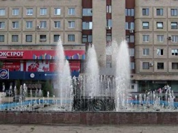 На площади Славянска вскоре установят аттракционы для малышей
