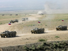 Минобороны: В аннексированном Крыму 40 танков, 680 бронетранспортеров и сотни самолетов РФ