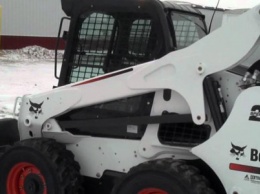 Каменской мини-погрузчик Bobcat S770 приняли в коммунальную собственность