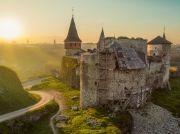 Туристов зовут на «Исторический пикник» в Каменецком замке