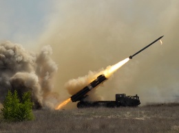 Петр Порошенко принял участие в испытаниях ракетного комплекса "Ольха", которые состоялись на Херсонщине