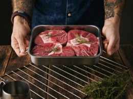 Мы предупредили: мыть мясо перед готовкой смертельно опасно