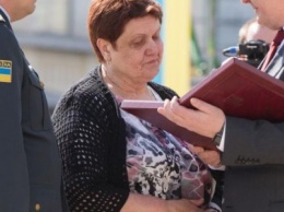 Порошенко вручил звезду Героя Украины матери полковника, погибшего в Луганской области в бою с российскими агрессорами