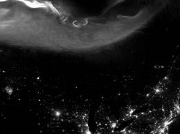 NASA показала впечатляющий снимок сияния над Северной Америкой