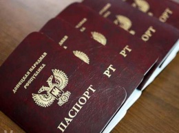 Жителям Песок навязывали паспорта "ДНР", обещали финансовую помощь