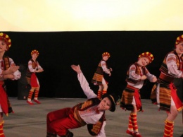 В Бахмуте прошел отчетный концерт образцового ансамбля танца «Непоседы» (ФОТОРЕПОРТАЖ)