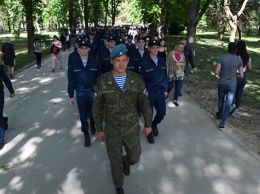 "Я в десантники пошел": 87 крымских призывников проводили на службу в ВДВ