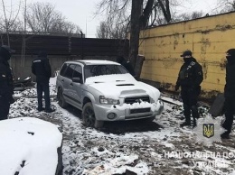 Запорожский полицейский вымогал у киевлянина деньги за угнанный внедорожник