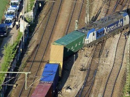 В Германии поезд сошел с рельсов, ущерб оценивают в миллионы евро