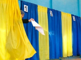 Очереди на участках и угощение избирателей водкой: зафиксированы первые нарушения на местных выборах