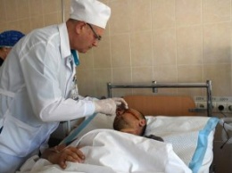 В больнице им. Мечникова прооперировали бойца, которому в лицо попала пуля