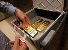 В Южной Корее дворник нашел в мусорном баке золотые слитки на $327 тысяч