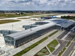 Львовский аэропорт в апреле увеличил пассажиропоток на 57%