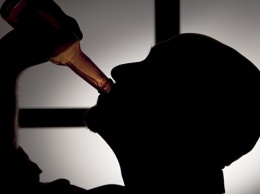 Биологи из США успешно испытали первое лекарство от алкоголизма