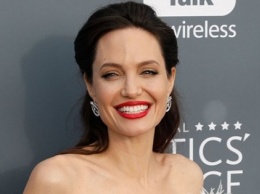 Анджелина Джоли заинтересовалась женатым мужчиной