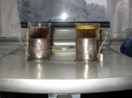 Кофе и чай в поезде: "Укрзализныця" установила новые цены на напитки