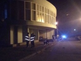 Взрыв гранаты на Подоле: полиция обыскала квартиру погибшего и изъяла гранатомет и гранату Ф-1