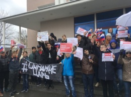 В РФ проходят акции протеста против Путина "Он нам не царь"