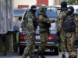 В ФСБ РФ сообщили, что в Нижнем Новгороде неизвестный мужчина открыл огонь по полицейским