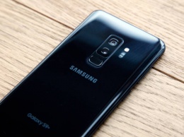 Samsung на MWC 2019 представит складной смартфон