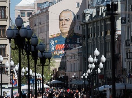 От 7 ноября к Дню Победы: как Россия шла к главному празднику страны
