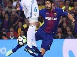 Барселона и Реал играют вничью при скандальном судействе: смотреть голы