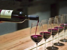 Вино: как выбрать вкусный напиток и не переплатить