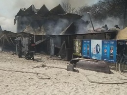 В сгоревшем одесском "Песке" взрывались бутылки с алкоголем: названа версия пожара, - ФОТО