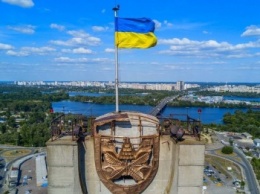 На замену герба на пилоне Северного моста в Киеве потратят 4 миллиона